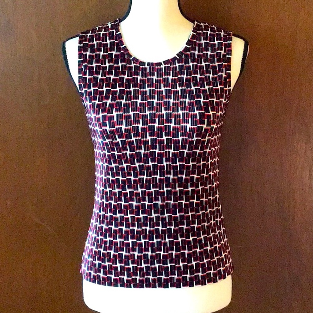 NWOT Plisse Sleeveless Crinkle Top